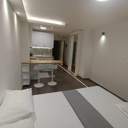 Appartement Metro 2 -private Parking 500m- *
