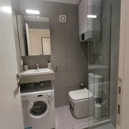 Metro 2 -private Parking 500m- * Tesalónica