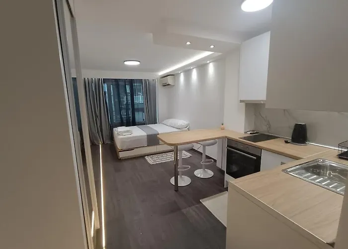 Metro 2 -private Parking 500m-