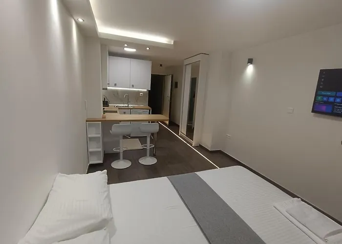 Апартаменты Metro 2 -private Parking 500m- *