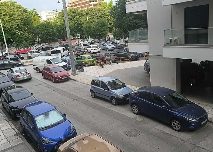 Metro 2 -private Parking 500m- Апартаменты Салоники